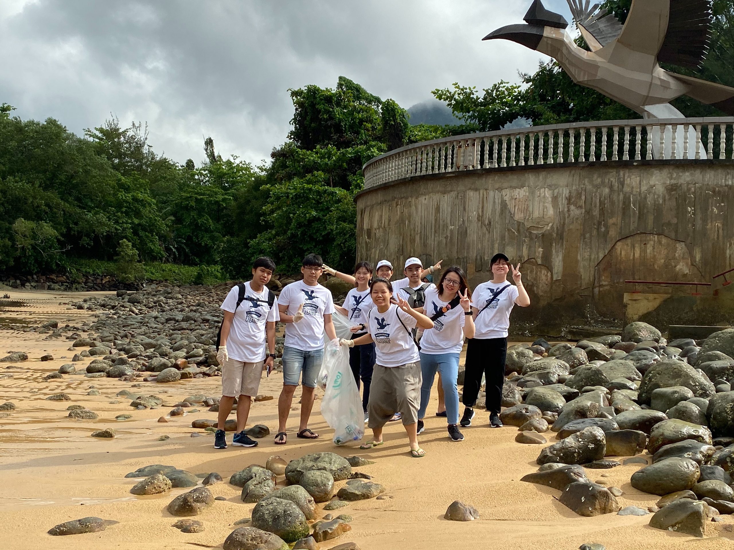 RCE KUCHING AND YOUTH AMBASSADORS BEACH CLEAN-UP 2019
