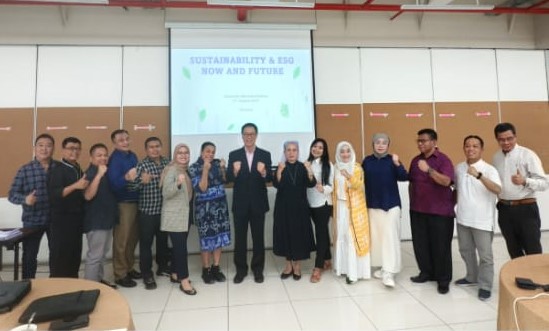Integrating SDG and ESG: Strategies for Transformative Leadership and Value Creation to professionals from Universitas Merdeka Malang