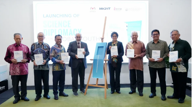 MIGHT, IISDS-UCSI lancar buku diplomasi sains tangani pencemaran, perubahan iklim dan kemerosotan biodiversiti