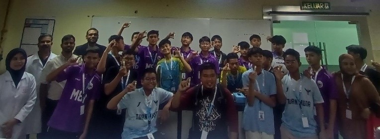 Hands-on workshop to learn Lip Balm + Capsule Beads Campus visit and hands on workshop for 20 Indonesia students and teachers from Global Islamic School